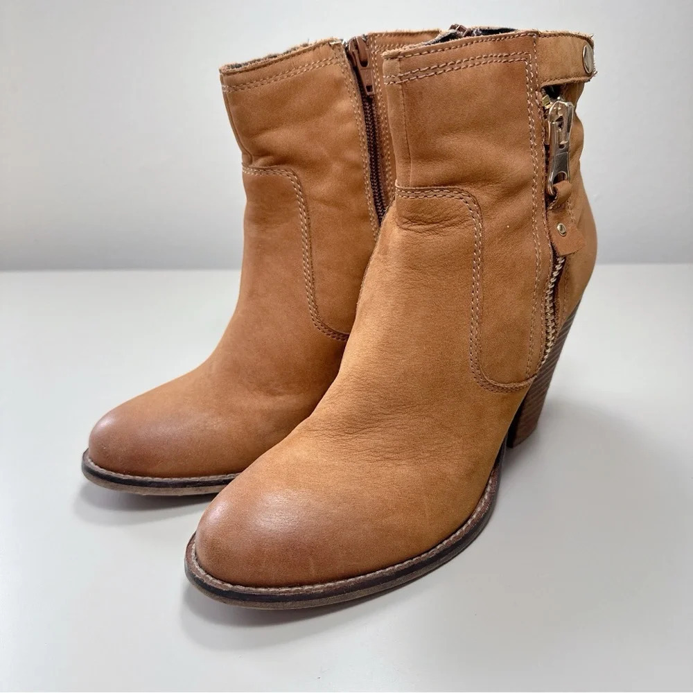 Aldo Womens 9 Suede Leather Heeled Ankle Bootie Brown Color - Picture 3 of 15